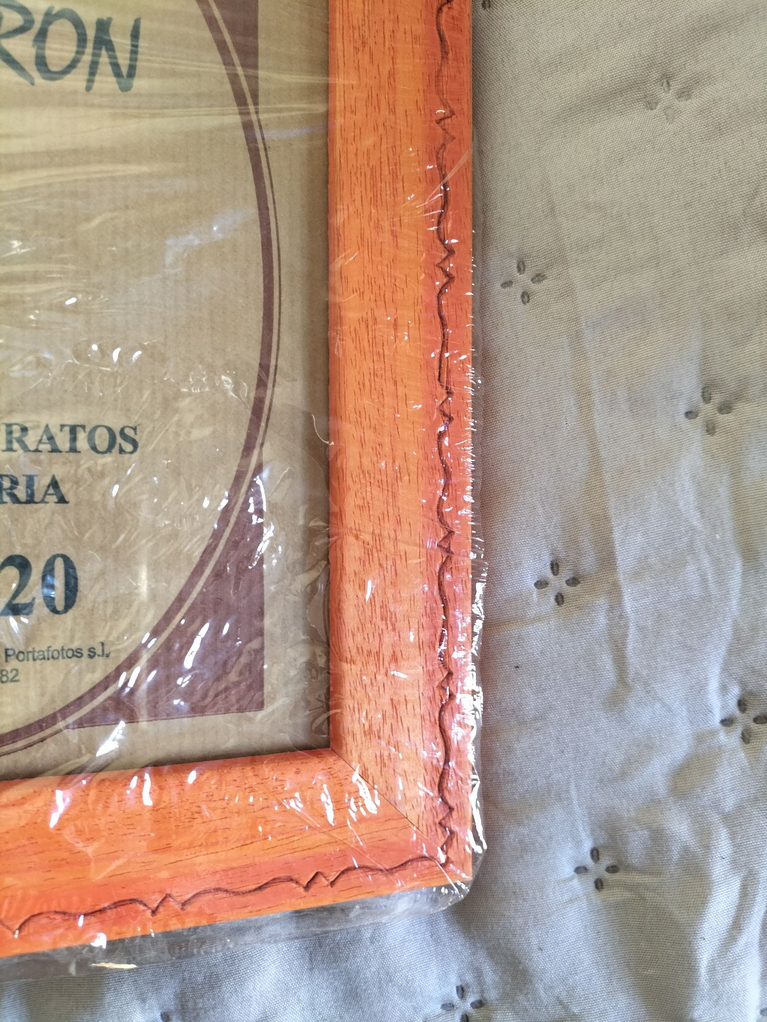 Moldura madeira laranja