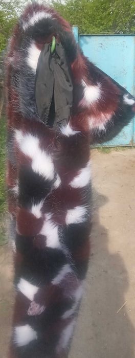 Новая Женская желетка. 42-44  . Мех искусственный, капишон.