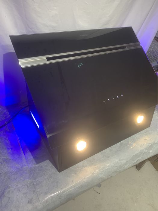 Витяжка кухонна Klarstein Alina  60 см.