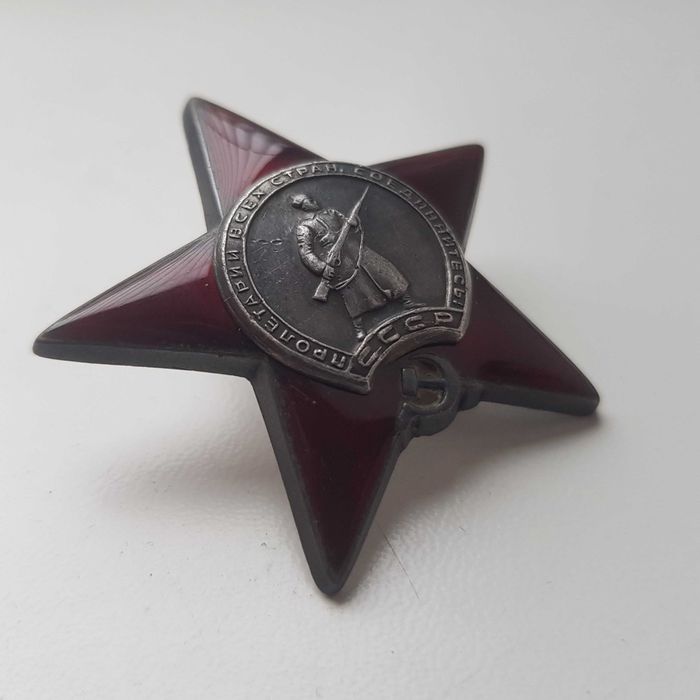 Кокарда с закруткой