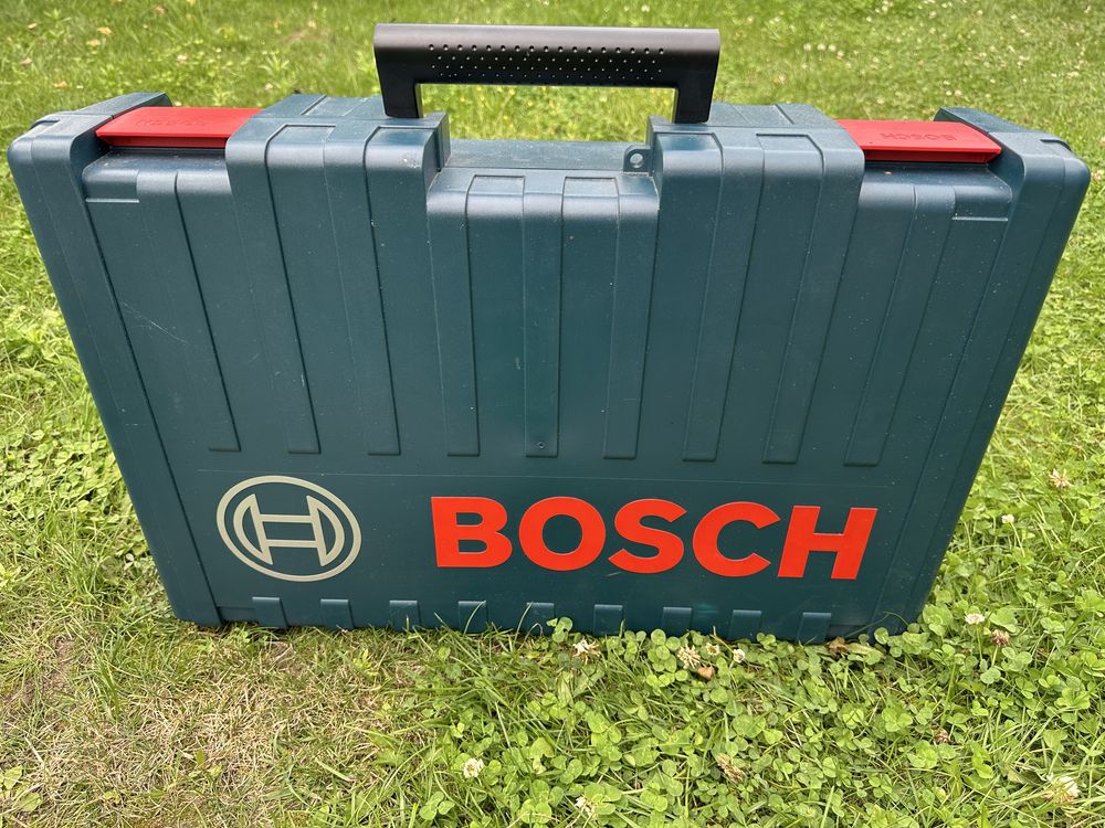 Młot udarowy Bosch GSH 11 E (zaplombowany, nowy)