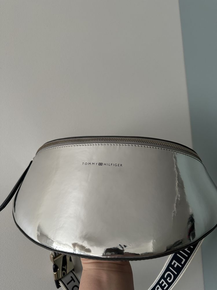 Сумка tommy hilfiger, бананка