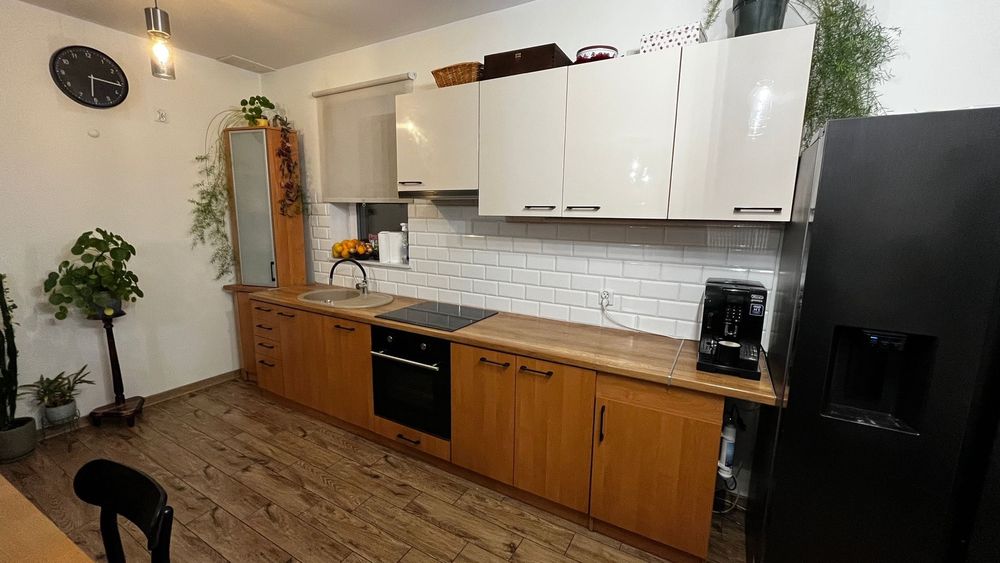 Zestaw mebli kuchennych ze sprzętem