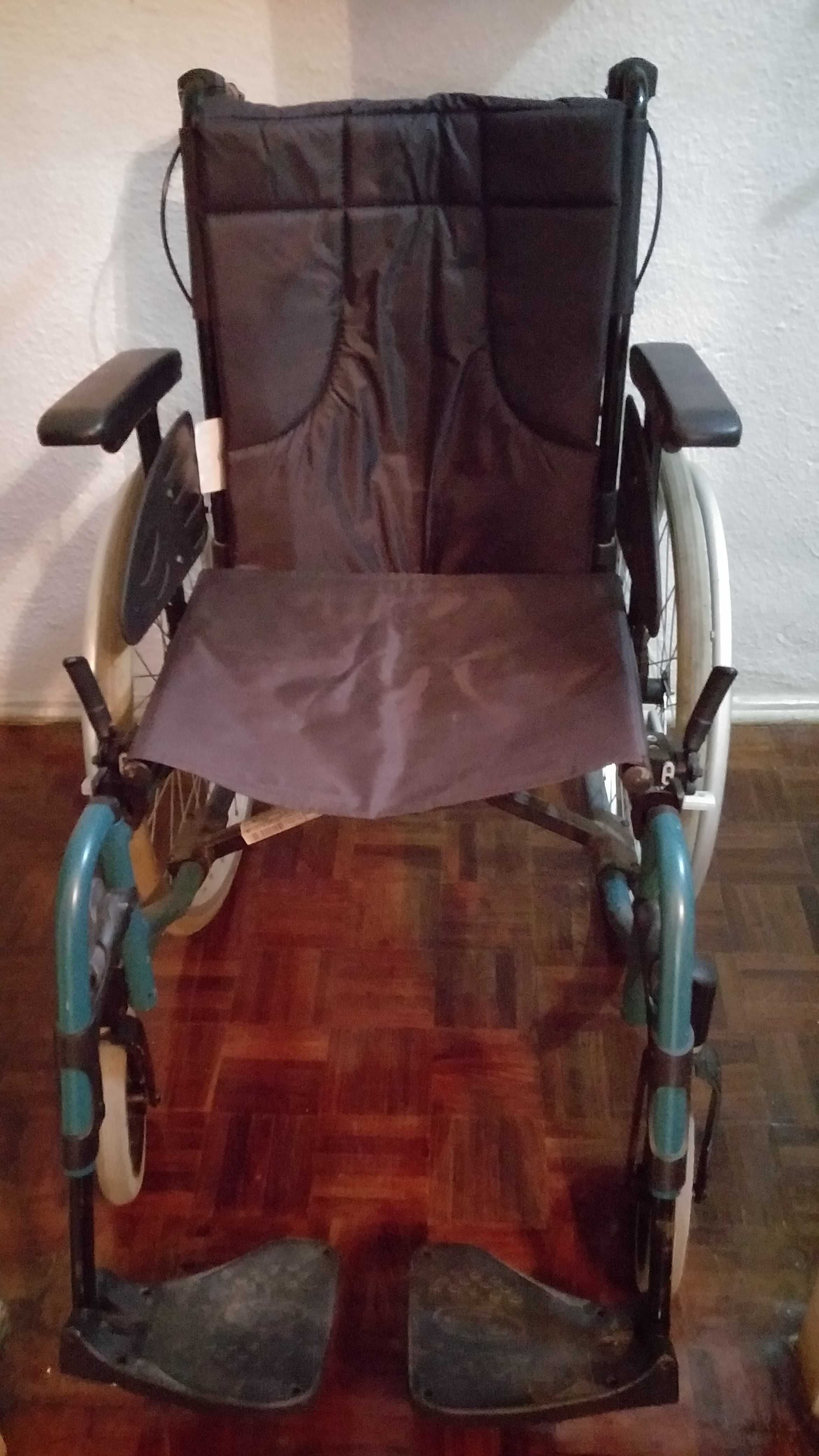 Cadeira de Rodas INVACARE + Cadeira de Rodas de Posicionamento