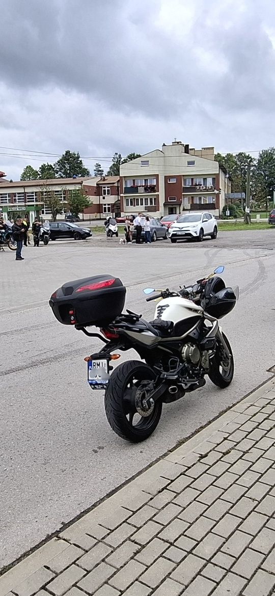 Yamaha xj6 2011r