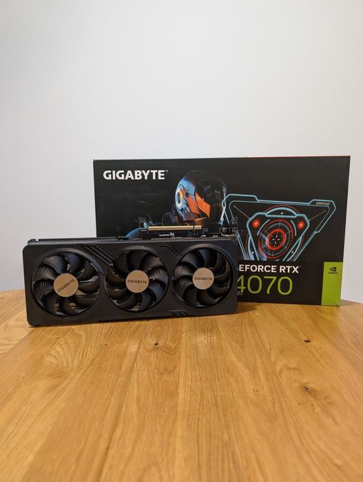 Відеокарта GIGABYTE GeForce RTX4070 12Gb GAMING OC на гарантії