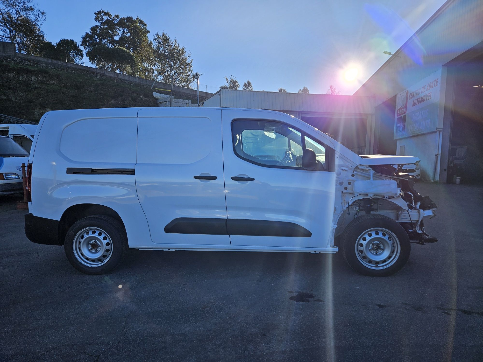Opel Combo E 1.5 CDTi L2H1 de 2023 para peças