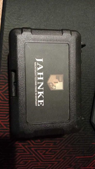 Продаю оригінальний швидкознімний кронштейн JAHNKE.