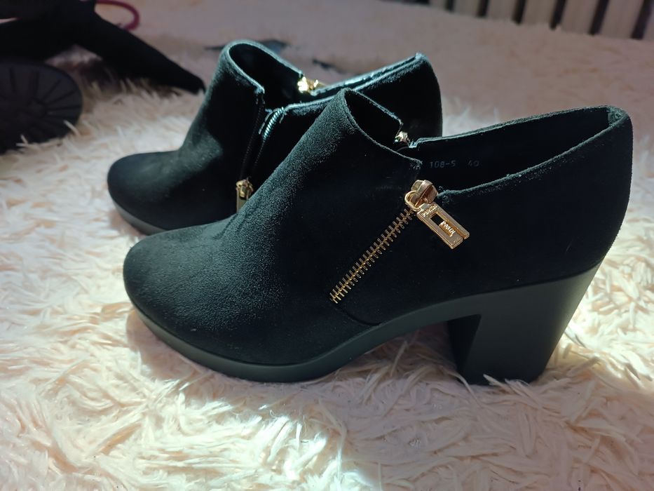 Жіночі ботильйони