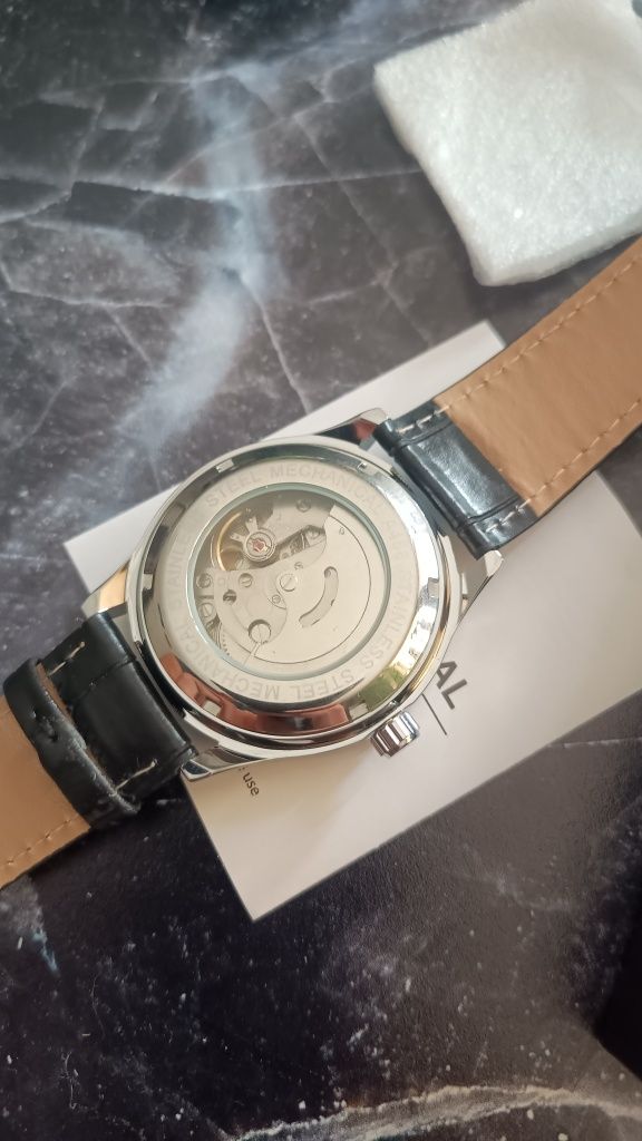 Zegarek mechaniczny 40mm biały
