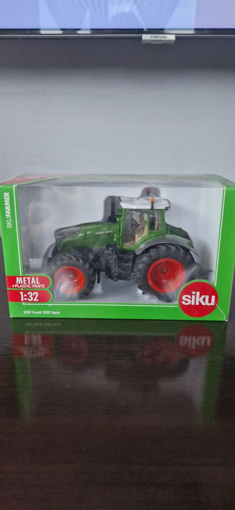 Siku 3287 Fendt 1050 Vario