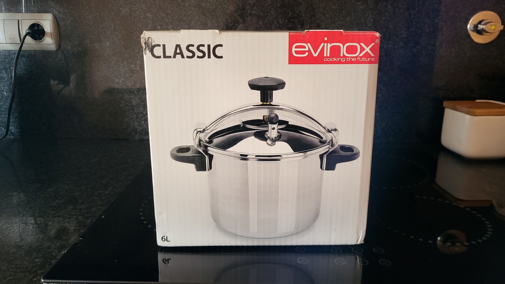Panela pressão Evinox nova em caixa