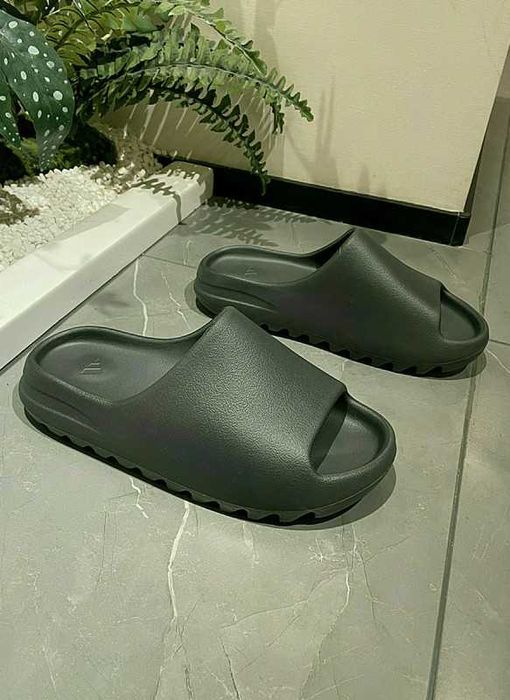 Szary Buty Klapki adidas Yeezy Slide Granite Rozmiar.38
