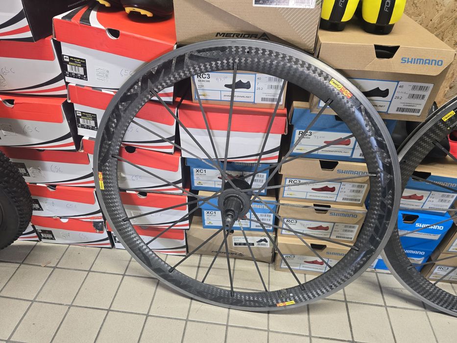 Par de rodas mavic cosmic raios em carbono