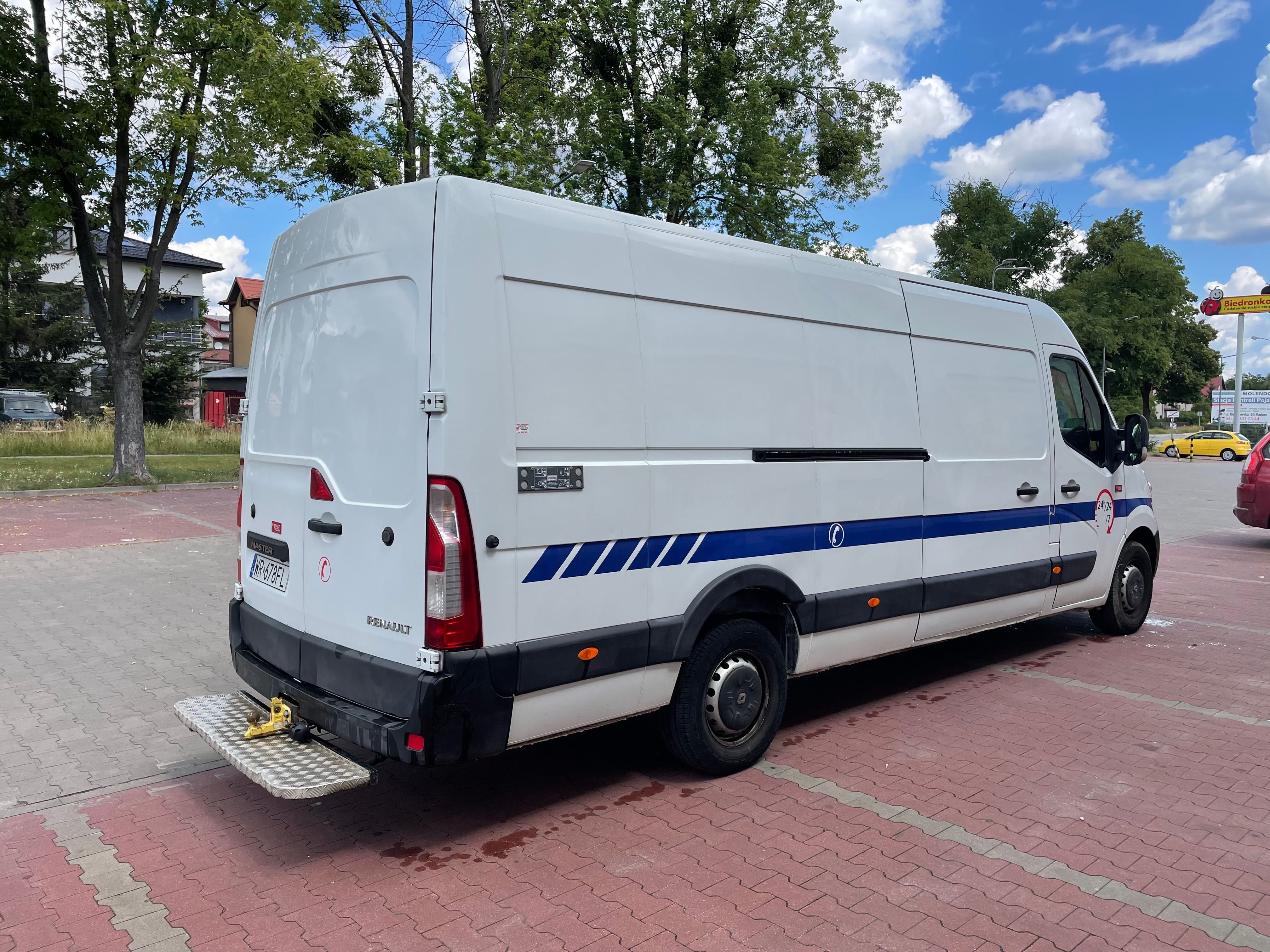 Wynajem wypożyczalnia najem busa bus blaszak L4H2 Renault Master 2017