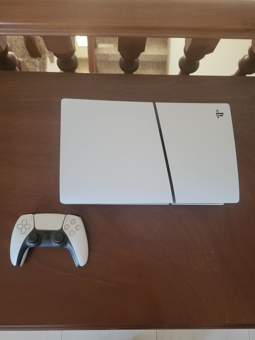 PlayStation 5 (Digital 1TB) — Excelente estado + comando original
