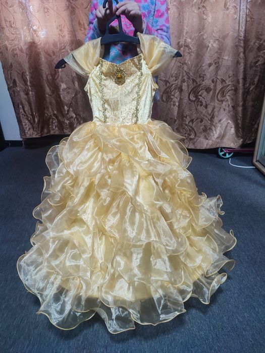 Продам  дитяче плаття дуже нарядне