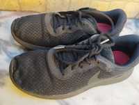 Nike Tanjun Pretos N°42