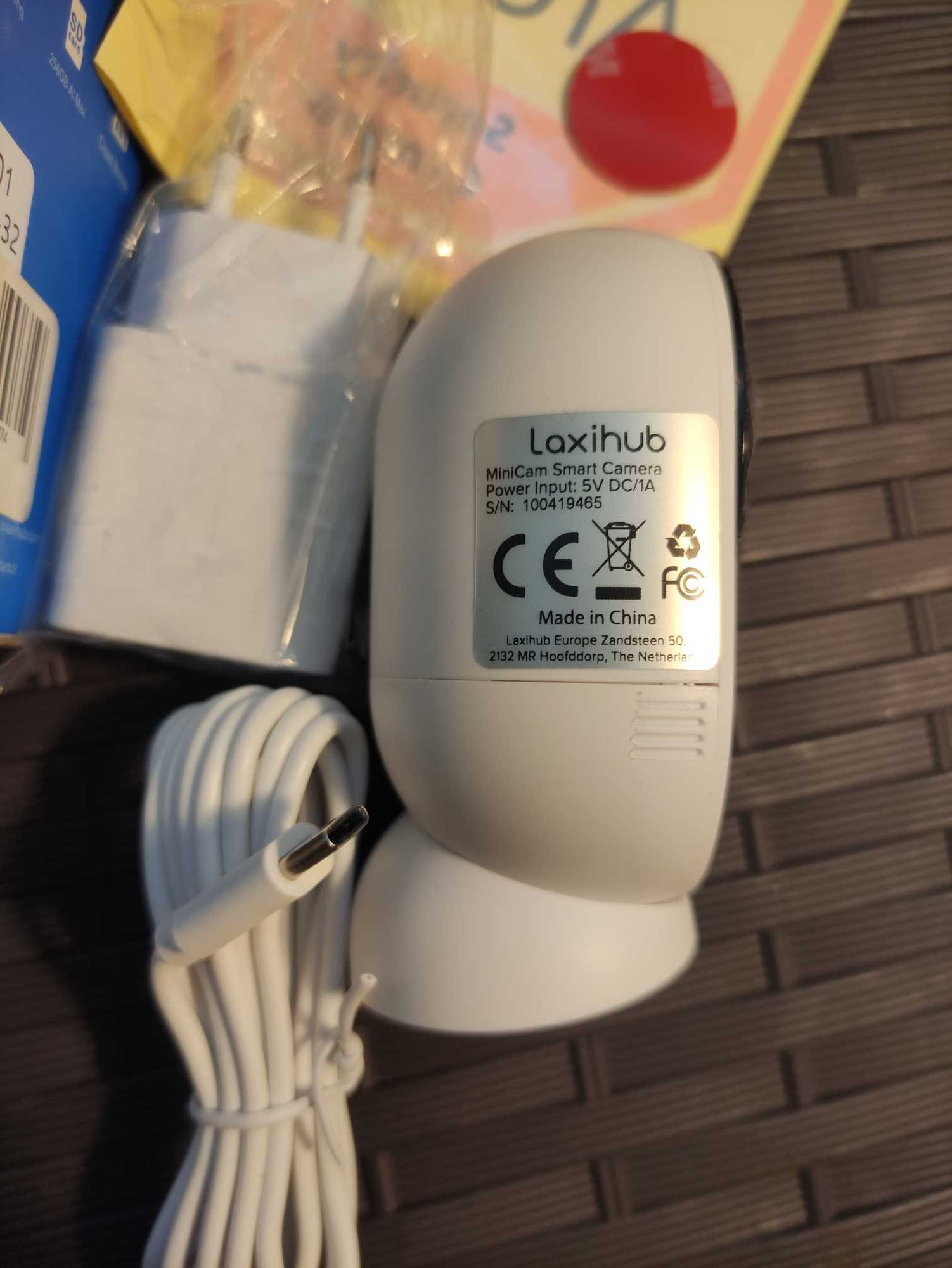 Mini kamera Laxihub biała full HD