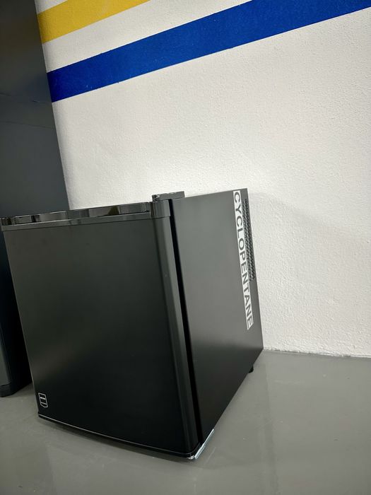 Mini bar/frigorifico silencioso preto Makro