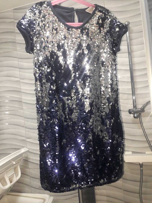 Sukienka z cekinami 134 z metkä