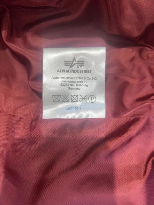 Куртка чоловіча бомбер Alpha Industries червона розмір S