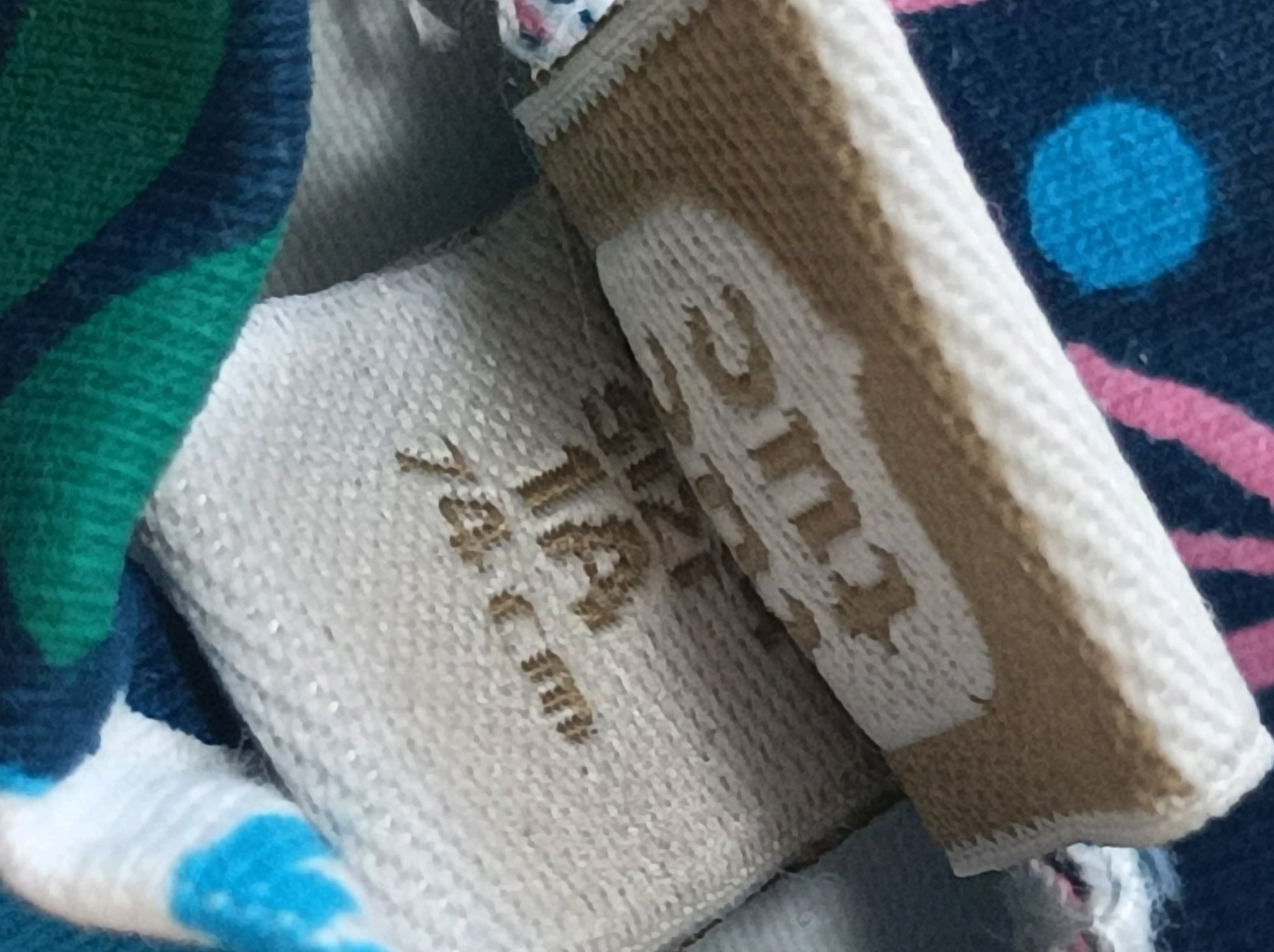 Lote de 10 peças de Roupa para Menina (12 Meses)