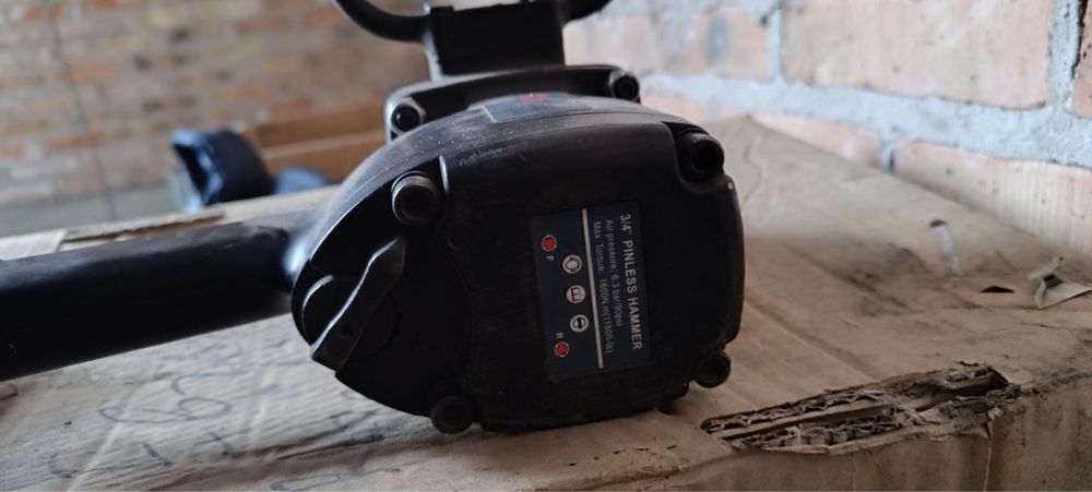 Гайковерт/ключ пневматичний Gut Meister