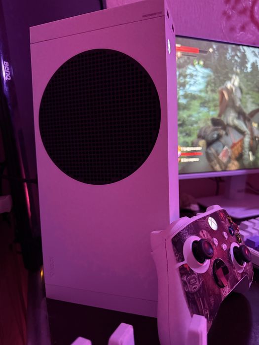 Продам Xbox Series S,512gb