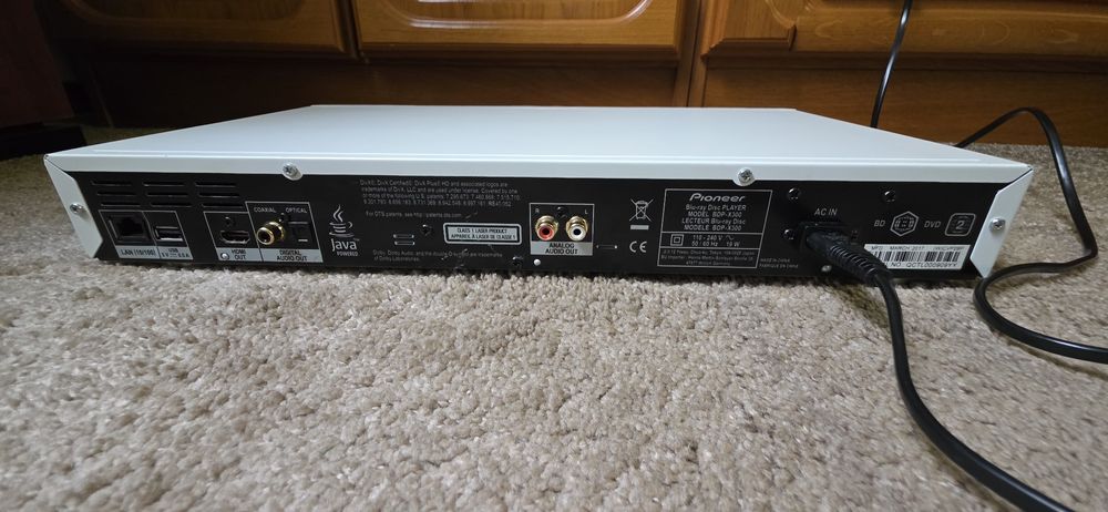 Pioneer Blu ray Bdp x300 - 4K. MIRACAST. Wi - Fi . DLNA. 3D.