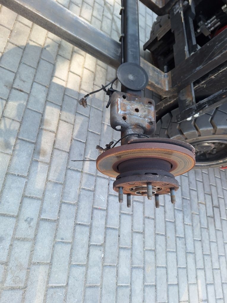 Oś tylna Piasta zwrotnica tarcza Ford Transit mk8