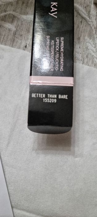 Better than Bare. Wyjątkowo nawilżająca. Odcien wpadającą w beżowy
