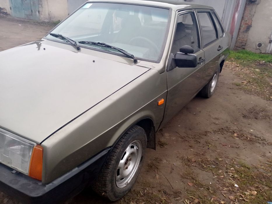 Продам автомобіль ВАЗ 21099