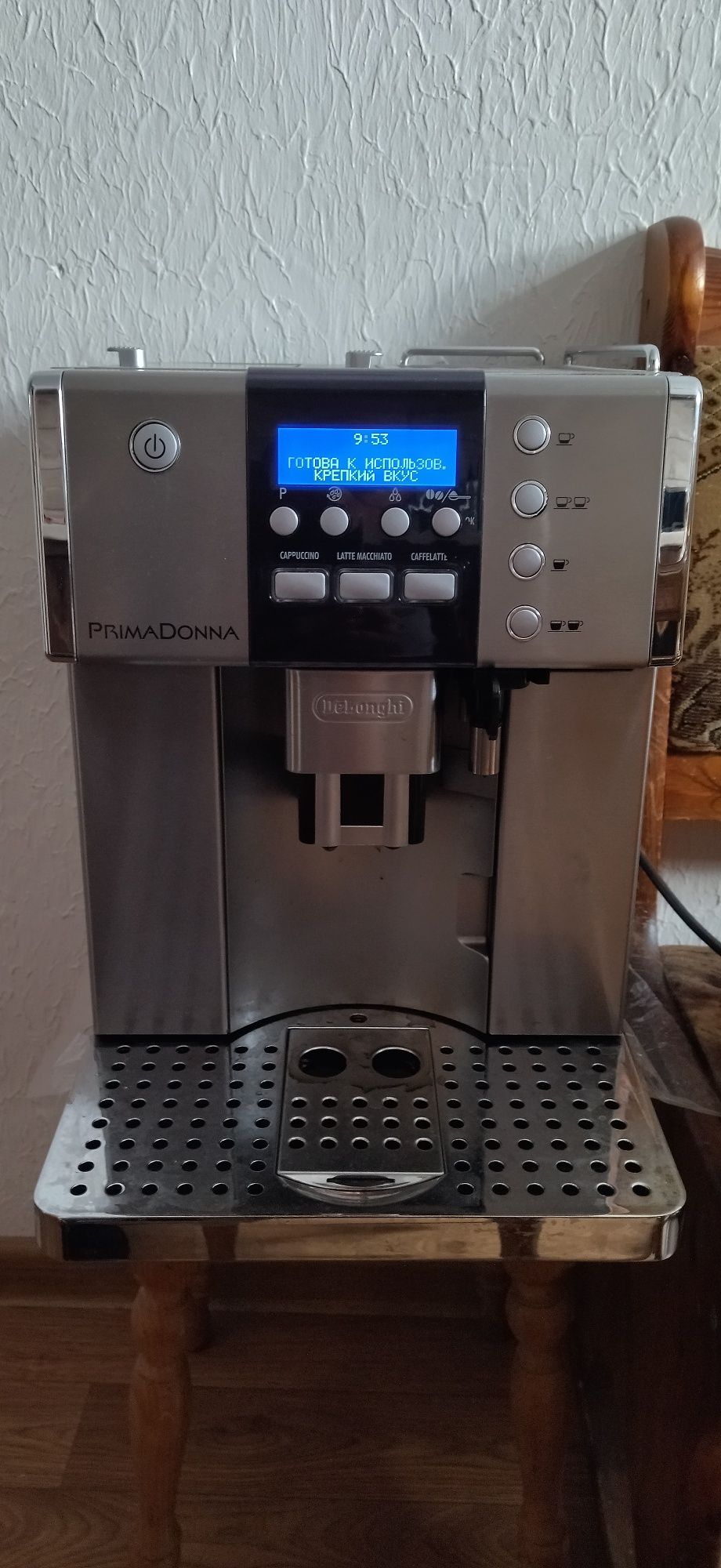 Кавомашинка Delonghi Prima Donna