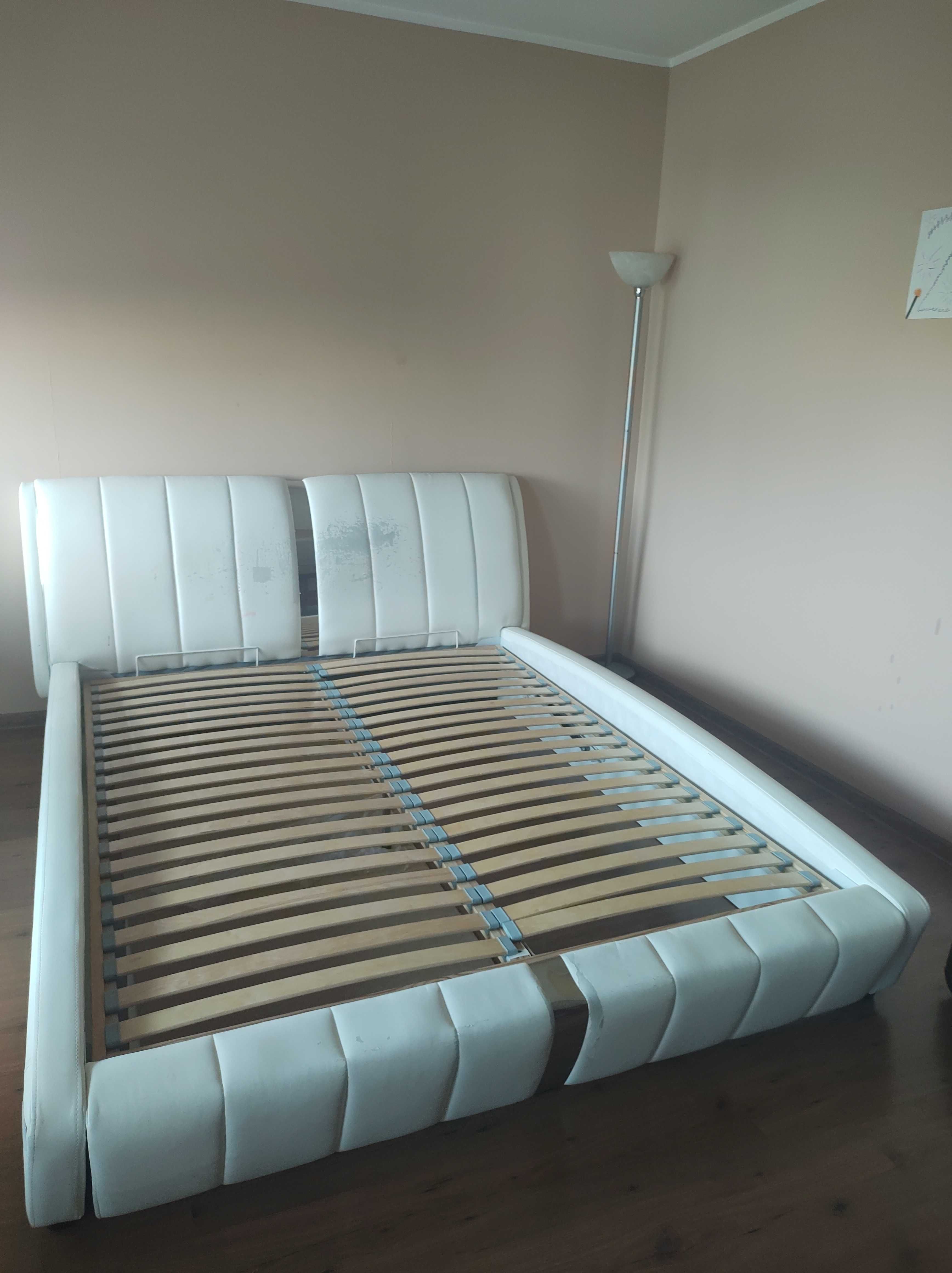 łóżko ze stelażem 160x200
