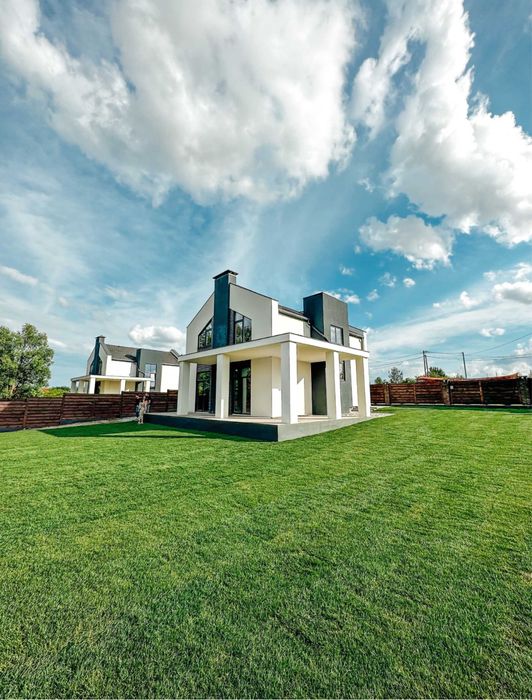 Стильний котедж на березі озера, 5 хв. від Бучанського парку