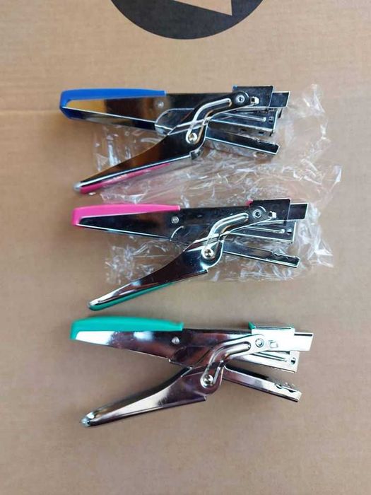Agrafador de Secretária Alicate.