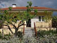 Moradia T3 Localizada nas deslumbrantes paisagens do Douro a três m...