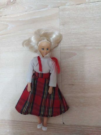 коллекционная винтажная куколка town square 1999г