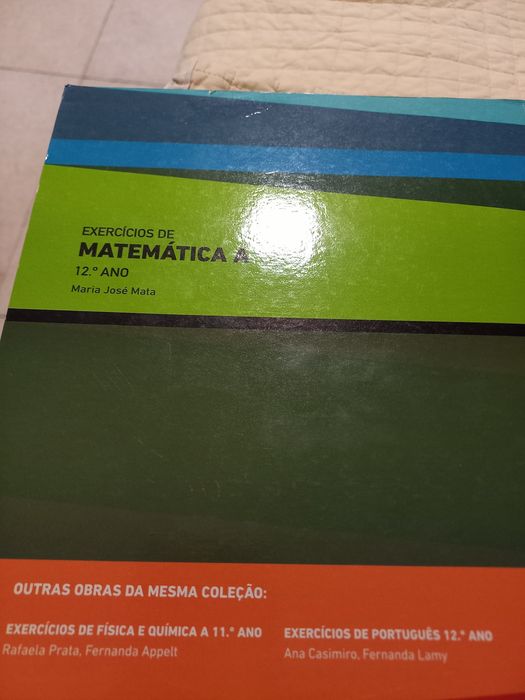Livro de exercícios de Matemática A do 12 ano