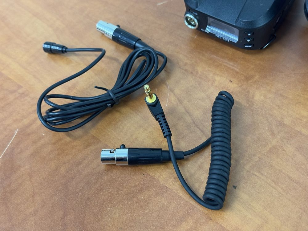 Zestaw bezprzewodowy Marantz PMD 750 r t oraz mikrofon krawatowy 750t