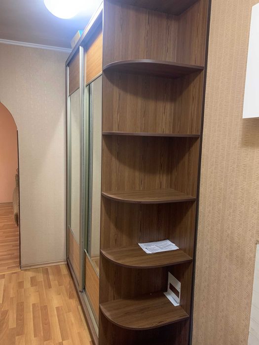 Соц.місто. Поряд з ринком