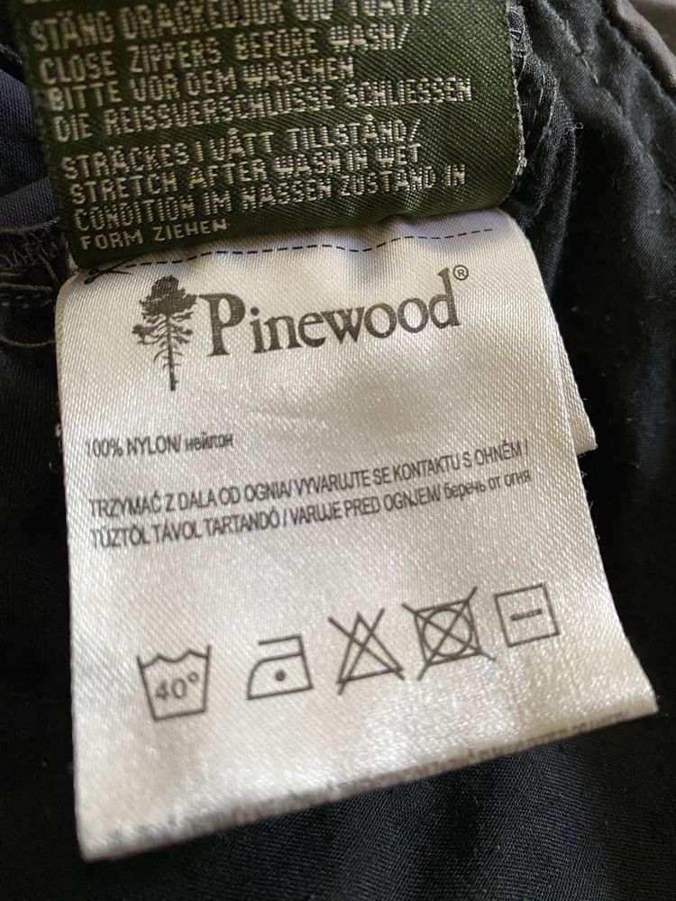 Шорти з поясом Pinewood