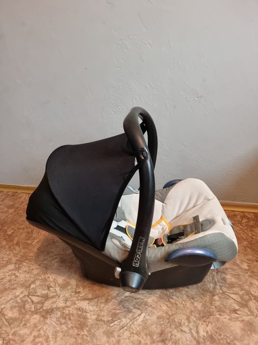 Автокрісло 0+ Maxi-Cosi, автокресло