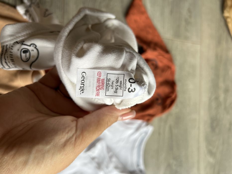 Набір одягу на новонародженого хлопчика 0-1 можна у пологовий