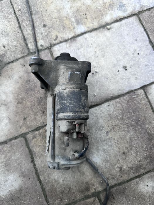 Стартер Рено трафік