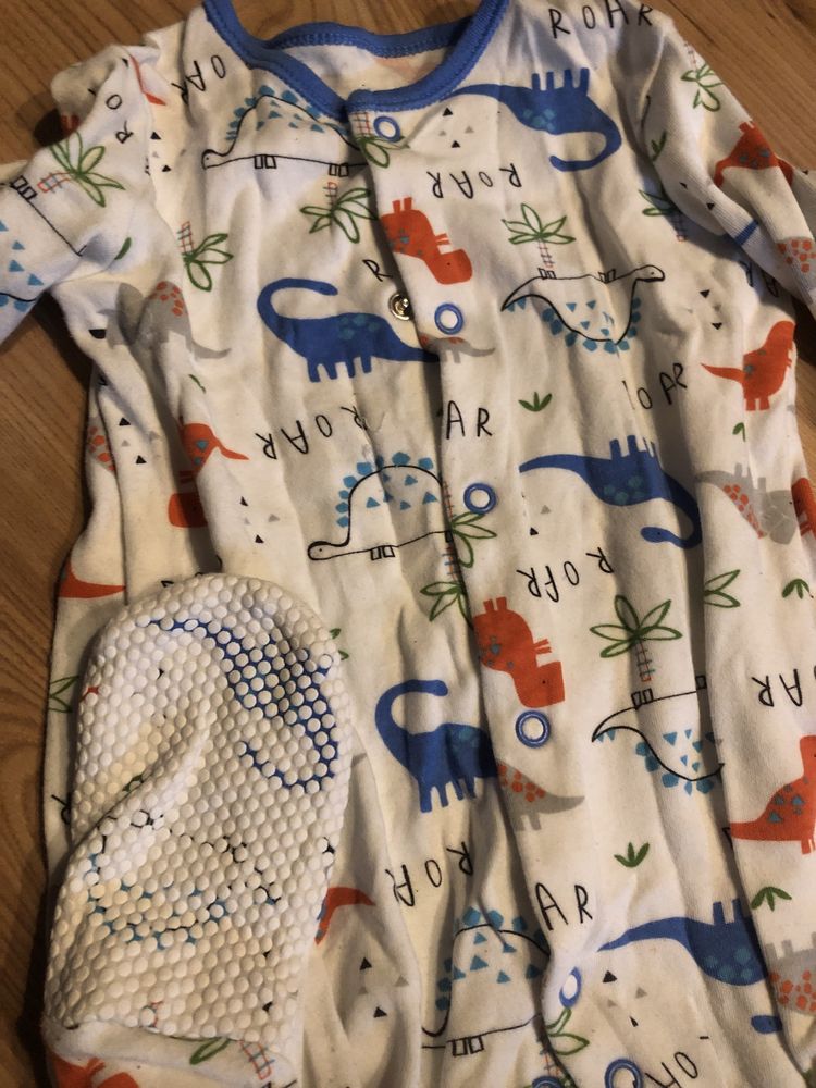 Paka 86 12-18 m body 7 szt primark George śpioszki 4 szt disney F&F