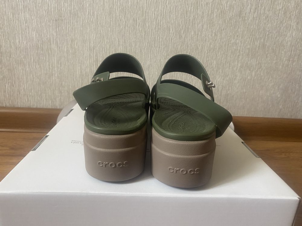 Босоніжки Crocs