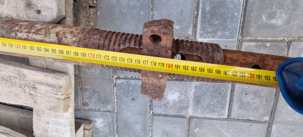 Леса, подпорка для лесов строительная