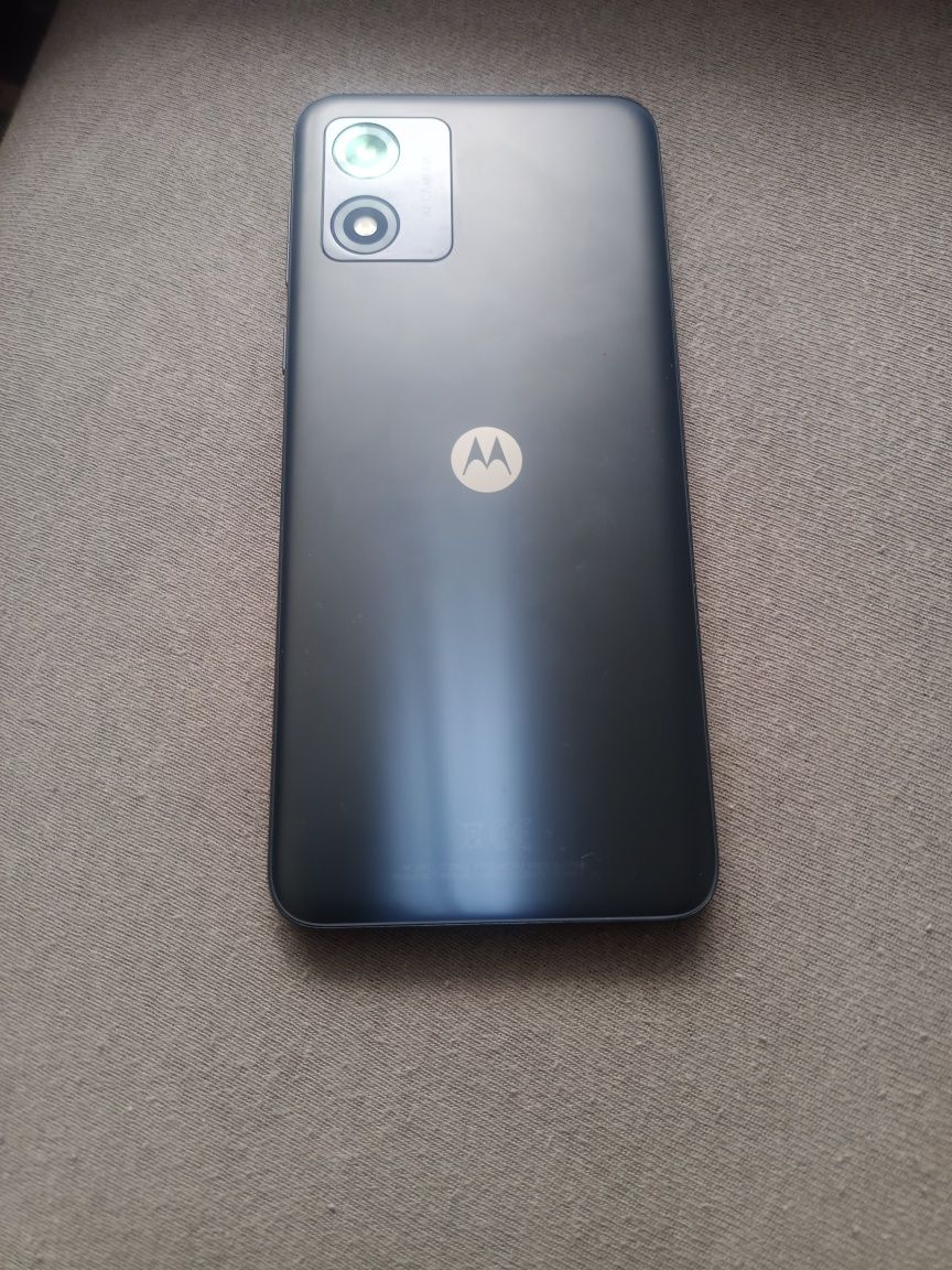 Smartfon Moto E13